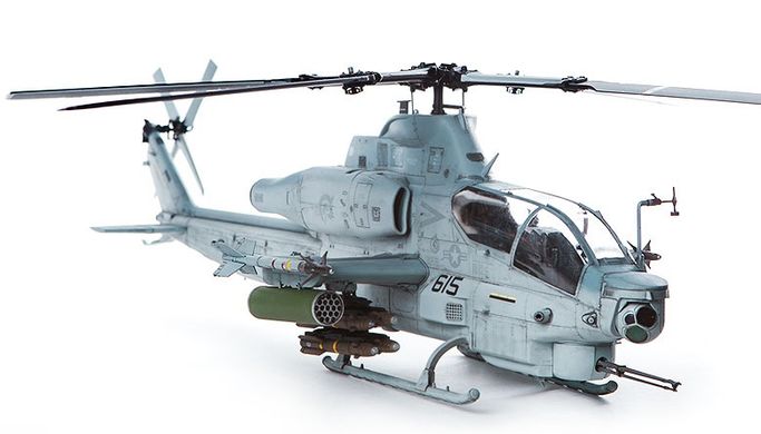 Вертолет USMC AH-1 Z Viper "Shark Mouth", 1:35, Academy, 12127 (Сборная модель)