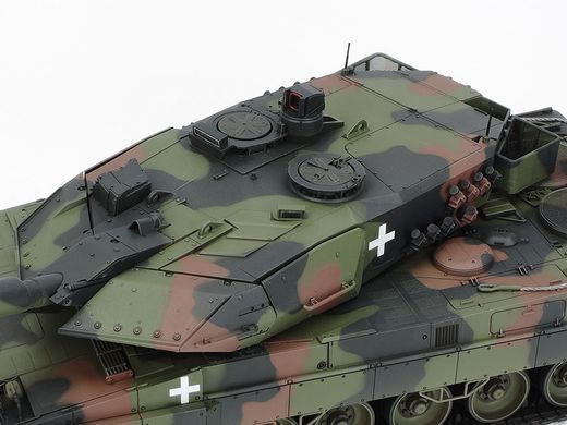 Сборная модель Танк Leopard 2A6  "Ukraine", ВСУ, 1:35, Tamiya, 25207