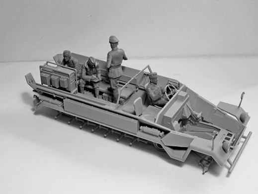 Штабной бронеавтомобиль Sd.Kfz. 247 Ausf.B с экипажем, 1:35, ICM, 35111