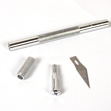 Модельный нож с алюминиевым цанговым зажимом и сменными лезвиями