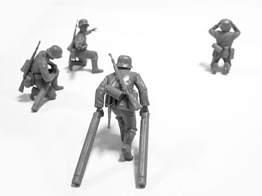 Збірна модель 7,62 cм Pak 36(r) німецька протитанкова гармата 2 Світової війни з обслугою, ICM, 35801