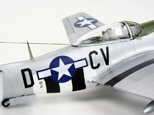 Истребитель P-51D Mustang, 1:72, Revell, 64148 (Подарочный набор)