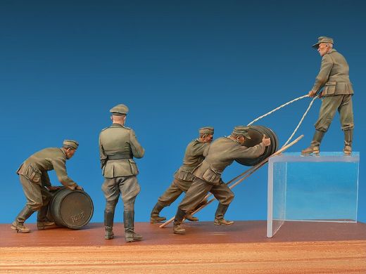 Німецькі солдати з паливними бочками, збірні фігури 1:35, MiniArt, 35041